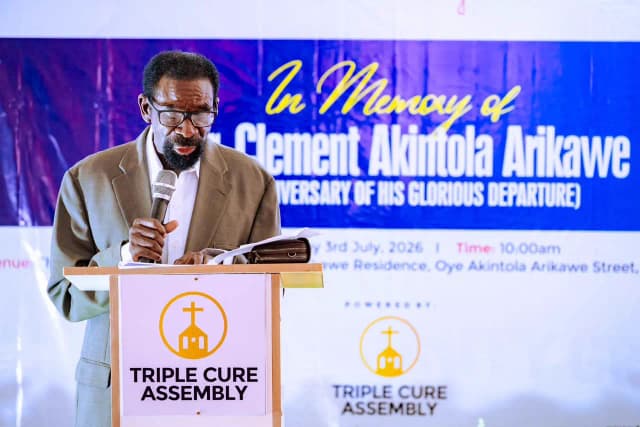 Delivering Tribute Message: Addressing the ceremony guests.